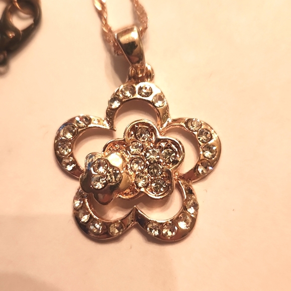 2 rose goldtoned fashion necklaces bundle only - Picture 4 of 4